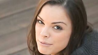Swingeing brunette Renee P. who likes to show her body