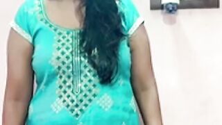 Pados wali bhabhi Ne pados wale ladke ka land Munh Mein Lekar  Blowjob