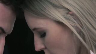 MINDBLOWING FREAKFEST! Hung Lover Buries Face in Lovely GFs Pretty Little Muff