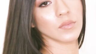 UNLEASHED BEAST XXX Natural MILF Unflinchingly EXPOSES Her JawDropping Assets!