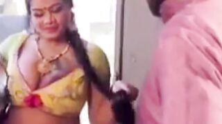 Babu Ji Ne Dudh Wali Ka Dudh Nikala  Desh Ki Sabse Badi Chutiyon Ki Sexy Dikhai!