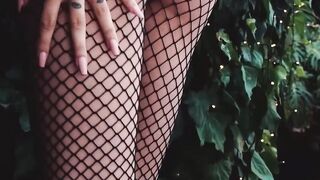 UNLEASH THE WILD ONE Petite Hairy Bombshell Twerks to Ecstasy Outdoors!