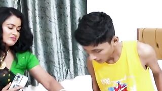Aunty Ne Teen Student Boy Ke Sath Hardcore Sex Kiya  Dhire Raha Koi Na!