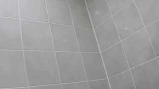 UNBELIEVABLE! 5 Japenese Cuties GET CAUGHT Peeing by a Sneaky VOYEUR!