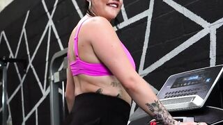 CURVY FITNESS QUEEN OFFERS SECRET SERVICE  Get ready for the sexiest workout of your life!