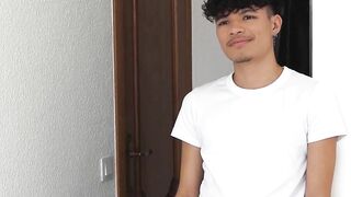 Cute twink Andrew Lepy howls as The Occitan Prince rips his ass