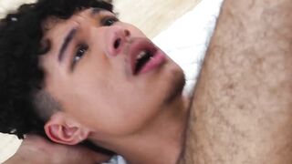 Cute twink Andrew Lepy howls as The Occitan Prince rips his ass
