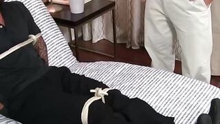 LICK THAT FEET GIRL! TOETASTIC ORAL OBSESSION with BDSM HUNK!