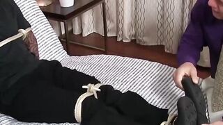 LICK THAT FEET GIRL! TOETASTIC ORAL OBSESSION with BDSM HUNK!