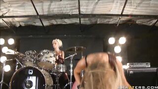 Motley Crue - Piece of your Action