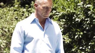 BLINDSIDED BY THE STEPdad! Sydneysездünde fue Spectacular Poolside Brek Explicit Content