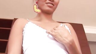Steamy Bald goddess Gets Nude Pleases Herself