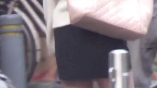 "Japanese Cuties Race To Public Bathroom For A Pee Contest"