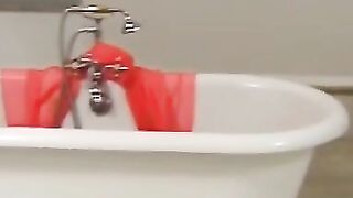 SPLASHDOWN Bathtub Berserk  Baby, Youre a Wet Dream!