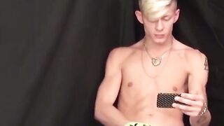 "Blondie's Handjob Heaven - Gay Amateur Jacking Off in Bed"