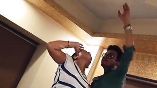 Lady House Owner Aunty Ki College Boy Ne Jamkar Chudai Kari Ghar me
