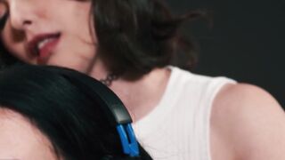 GGaming Queens Surrender to Lesbian Lust
