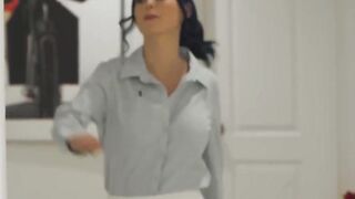 STEPSISTER STEALS THE SHOW!