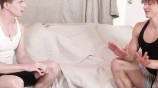 MAX LOundle KneELS AND WORshIPS FELIX FOXS MASSIVE, ROCKHARD COCK LIKE THE DEVOTED SLAVE HE IS!