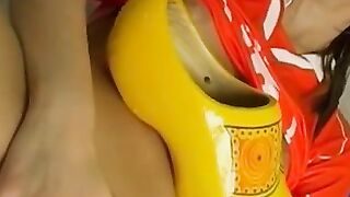 UNLEASH THE FEVER Yasmins Sizzling Shower Squirt Fest!