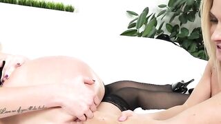 UNBELIEVABLE TEEN TWIST! Lesbian Daisy Lee Gets FISTED WIDELY OPEN by Fucking Monster Vinna Reed!