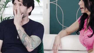 Yummy MILF Reagan Foxxs pink cunt was severely stretched due to my fingering and dril 2