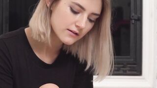 SIZZLING SWEETHEART SATISFIES HER WAXING APETITE FOR SOME DELICIOUS PUSSY PLAY!