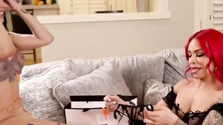 "Transgender Sexbomb FOXXY Fucks Her Way To Stardom - Scene #2"