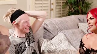 "Transgender Sexbomb FOXXY Fucks Her Way To Stardom - Scene #2"
