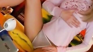 Teen Goddess Livesex - Hot Amateur Babe Masturbates on Cam For You!