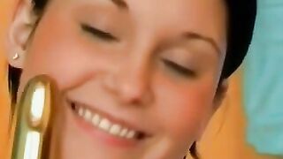 Teen MILF Babe Uses Huge Vibrator to Satisfying Her Curious Pussy in HD