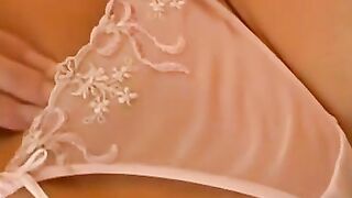 Teen MILF Babe Uses Huge Vibrator to Satisfying Her Curious Pussy in HD