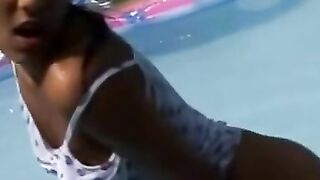 "Teeny Bopper's Sensual Outdoor Orgasm - Beautiful Young Thing Fucks Herself Outside"