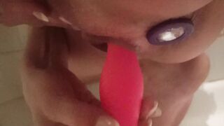 Squirting Explosion - she Play with a Toy inside the
