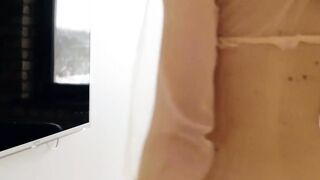 "Hot MILF Oxford Chase Fingers Her Way To Orgasm"