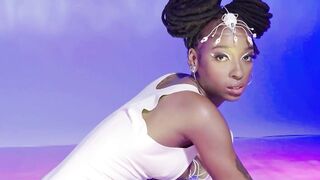 "Big Booty Ebony Teen Exposed - Naked Body Reveal"