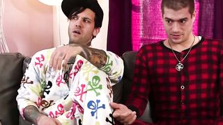I penetrate my blonde stepmom Ryan Conner until my cock erupts cum