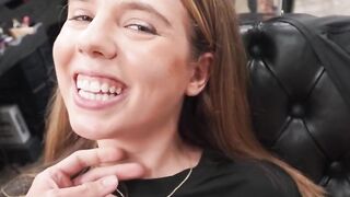 Blondie's Wet Pussy - Barbershop Sex Adventure