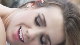Charming Beauty - Sexy Babe Alexis Crystals Sensual Blowjob & Facial