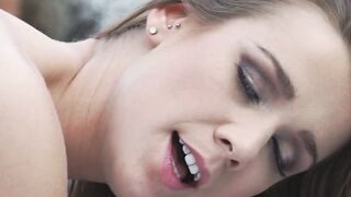 Charming Beauty - Sexy Babe Alexis Crystals Sensual Blowjob & Facial