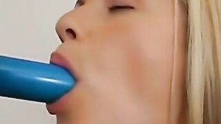 A adorable teenagers having fun with her vagina