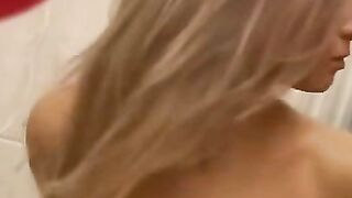 MILF Fingering Her Way to Multiple Mindblowing Orgasms - Old Man's Daughter Visits Him at The GYM!