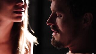 Hot Babe Cassie De La Isle Gets Pussy Licking & Hard Core Fucking