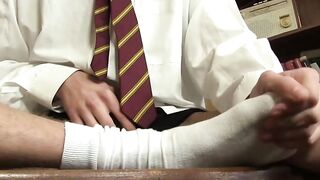 Twinks Feet Tease & Jerk Off Until He Shoots Jizzy Load