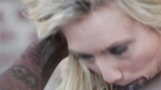 Curvy blonde AJ Applegate seduces her black friend into devouring his BBC