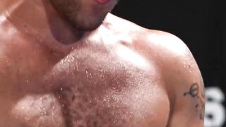 Muscular Hunk ZOD BLACKK Fucks SEANXAVIERS Raw Anal Action