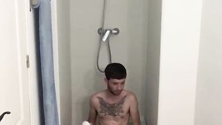 Amateur records himself using fleshlight in the bathroom