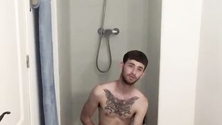 Amateur records himself using fleshlight in the bathroom