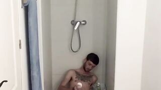 Amateur records himself using fleshlight in the bathroom