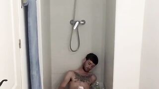 Amateur records himself using fleshlight in the bathroom